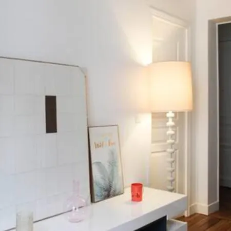 Charming In A Family Neighborhood Apartment *